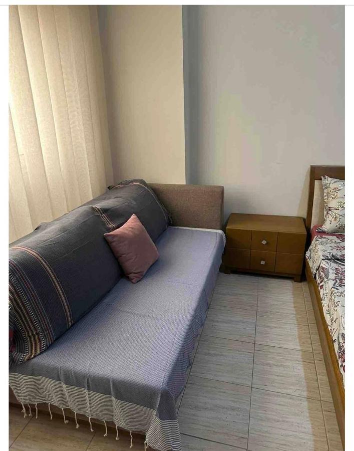 Comme Chez Vous - Private